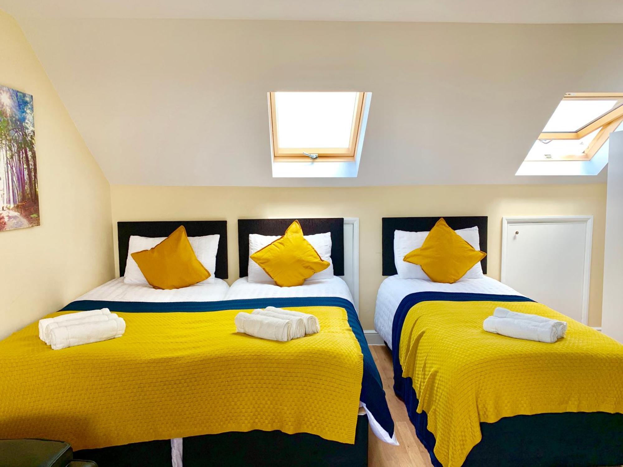 London Studio Apartments, Private Bathroom, Kitchenette, Parking, Np7 Eksteriør bilde
